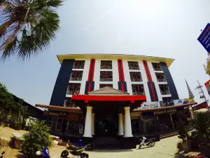 Thanarom Place