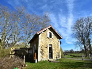 Cosy holiday home in Montaron with garden