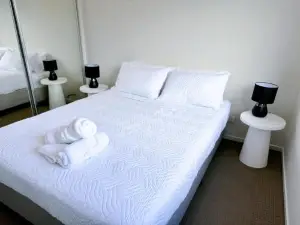 Theme Park Retreat Coomera 5 Beds Villa