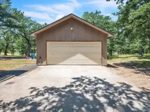 Lake Eufaula, OK Lakefront house on the beach.Sleeps 8,  3 bedroom, 2 bath