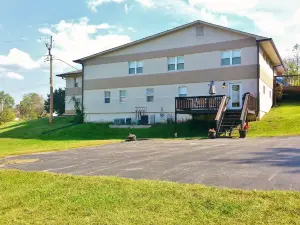 Villa's at Eureka Close Hidden Valley Ski Resort & St. Louis Attractions