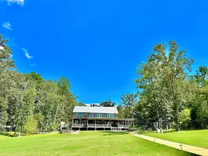 LOWER Level of "Your Big Lake House" - Firepit, Kayaks, HotTub, etc.