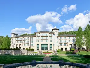 Adonis Hotel