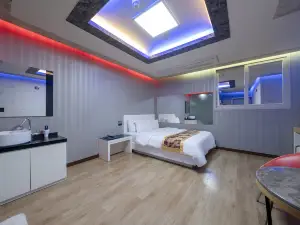 Gongju Q Self Check-in Motel