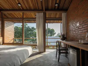 HACHI HOMESTAY & SPA