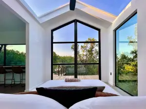 Insta-Worthy Villa with Moonroof + Dip Pool