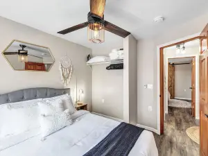 Close to Von Stiehl Winery and Minutes to Beach - Stylish Escape