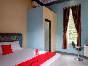 RedDoorz @ Gerbang Dieng Plateau Area