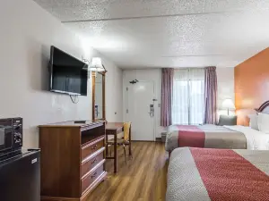 Motel 6 Waycross, GA