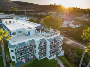 SeaCrest Oceanfront Hotel