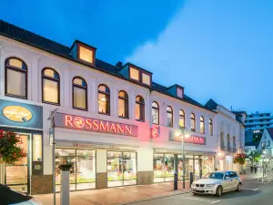 Schäfers Hotel, Self-Check-in, Cafe Und Bäcker am Hotel