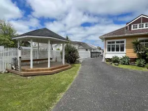 Parakai Geothermal Motel