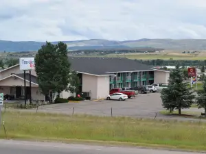 Travelers Inn & Suites