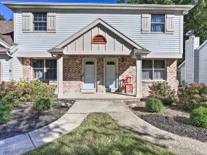 Cozy Duplex Close to Toledo Botanical Garden