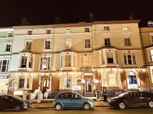 Lauriston & Lawton Court Hotel