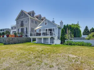 Coastal Portsmouth Home w/ Bay Access Near Newport