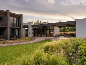 Vistalba Hotel  Aparts & Suites