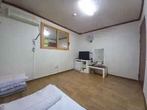Uljin Hupo Baekamjang