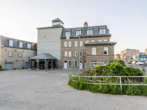 Two-Bedroom Apartment 3