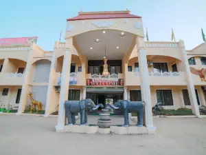 OYO 37826 Rajmahal Khindsi Resort
