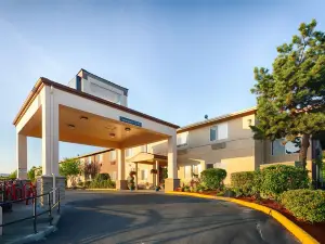 เรดไลอ้อน อินน์แอนด์สวีทส์ เซกิม