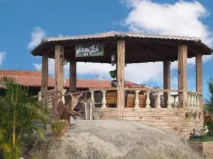 - Belezas do Monte Chalé e Suíte- la na Roça