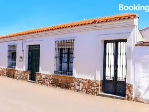House With 3 Bedrooms in Castilblanco, With Enclosed Garden