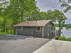 Happys Haven Cabin w/ Gas Grill & Fire Pit!