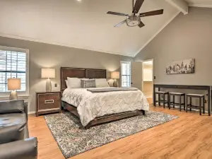 Upscale Home w/ Seasonal Pool Near Historic Rte 66