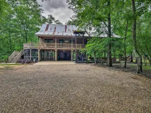 Riverfront Cabin w/ Outdoor Oasis in Seminary!