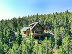 Secluded Fairplay Home with Hot Tub and Mountain Views