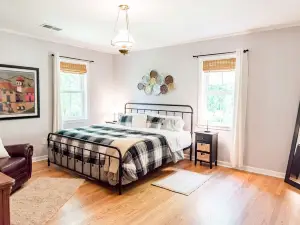 The Homeplace: Rural Retreat Near Memphis