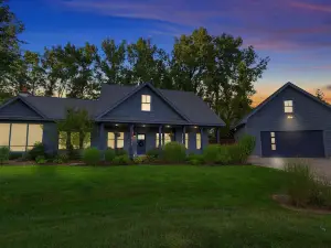Sawyer Retreat with Private Pool and Hot Tub!