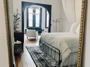 Always & Forever - A Lux Romantic Getaway Suite