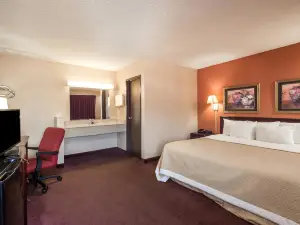 Days Inn by Wyndham Pittsburgh-Harmarville