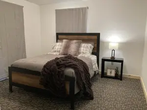 Balsam Lake Cabin and Pickleball Retreat