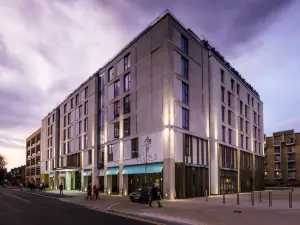 โรงแรมเคลย์ตัน แคมบริดจ์