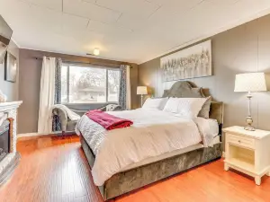 บ้านพักสำหรับครอบครัวในออนแทรีโอที่ตั้งอยู่ใจกลาง!