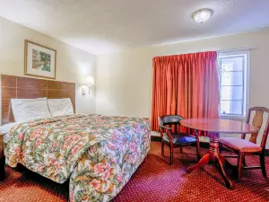 Whispering Pines by Hotel O Whitestone VA