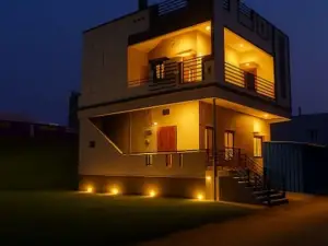 Rayara Karune Home Stay Mantralaya