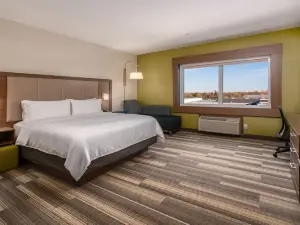 Holiday Inn Express & Suites Brandon