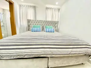 @Luxury 1Br , Pool, Gym, Close Agora Mall
