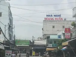 Nhà nghỉ Hoàng Huân