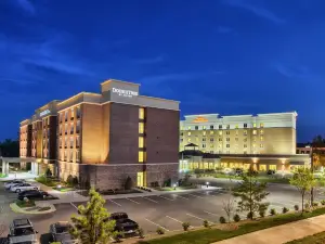 DoubleTree by Hilton Hotel Raleigh - Cary