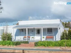 The Rested Guest 3 Bedroom Cottage West Wyalong