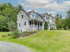 Meriden Village of Plainfield Home w/ Backyard