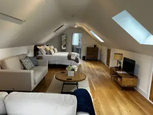 Studio-King Bed-Wye Valley Views