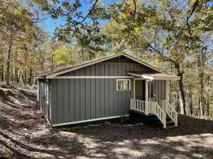 Comfortable and cozy two bed one bath cabin nestled in the Kiamichi Mountains