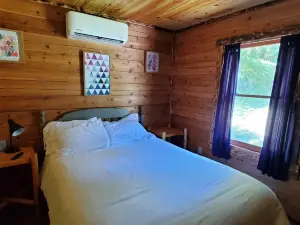 Secluded Log Cabin Getaway