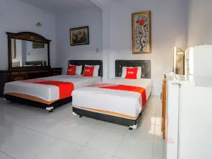 OYO 93976 Maluku Guest House